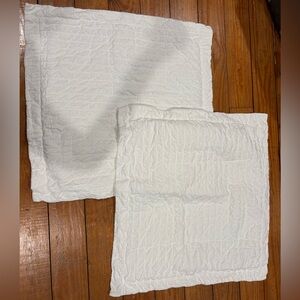 (953) x2 WHITE DOCOFIL PILLOW COVERS